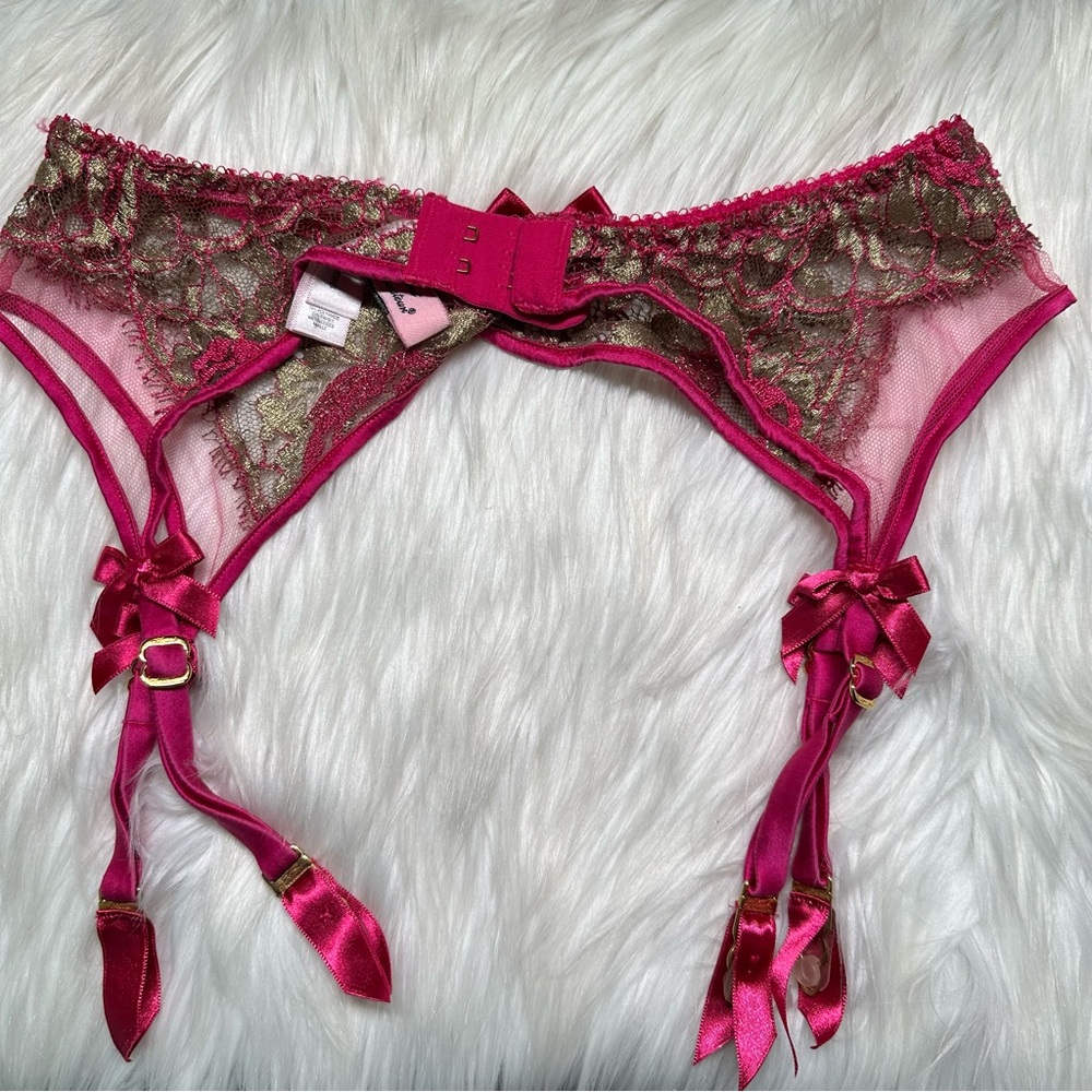 Agent Provocateur Lysianne Bra and Suspenders - Picture 10 of 12